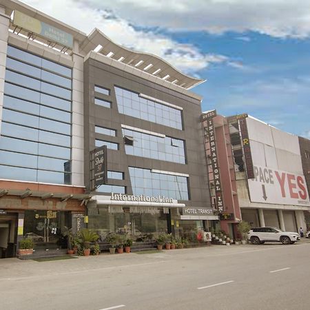 Hotel Delhi 37 By Star Group Near Delhi Airport نيودلهي المظهر الخارجي الصورة