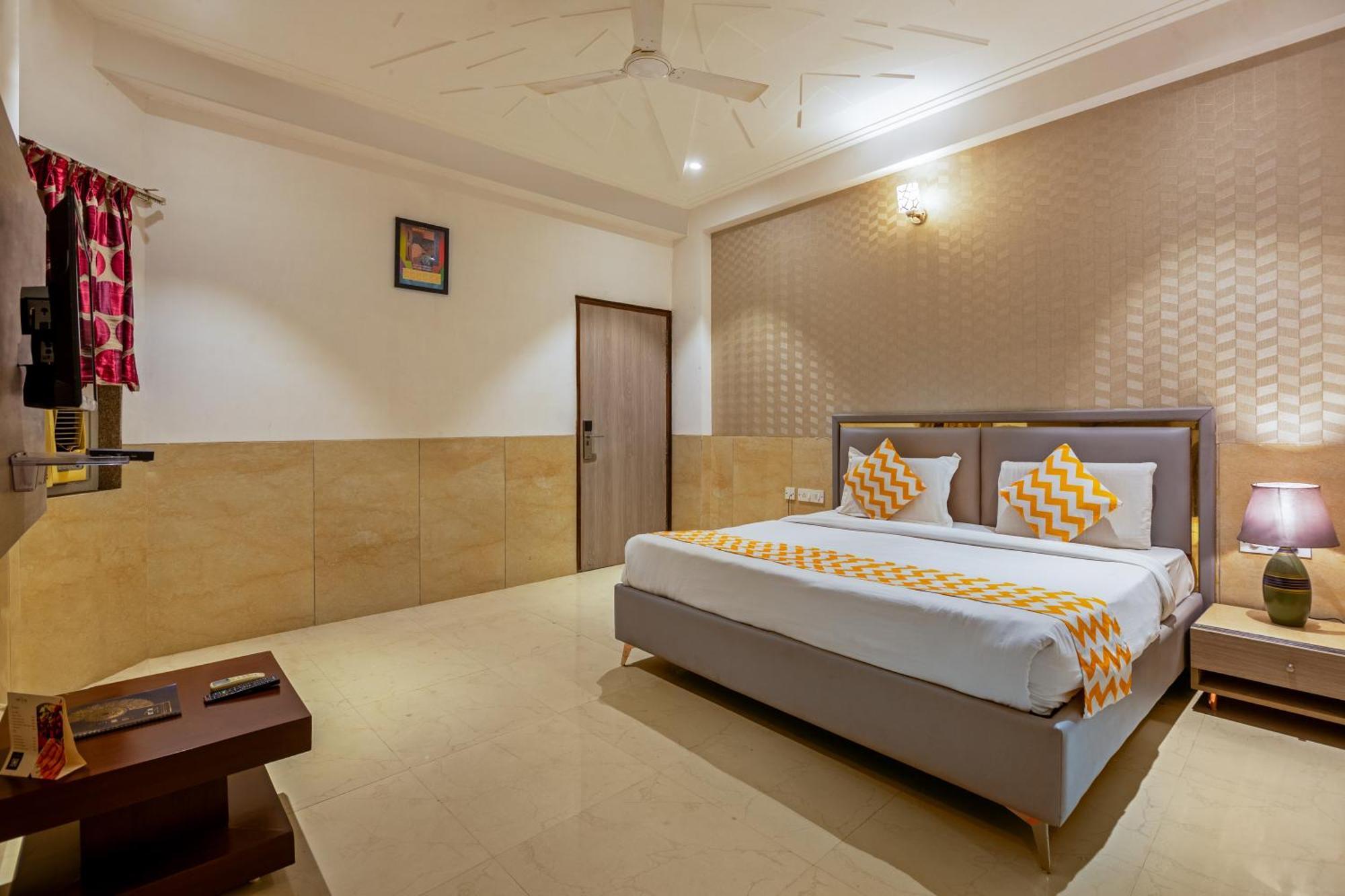 Hotel Delhi 37 By Star Group Near Delhi Airport نيودلهي المظهر الخارجي الصورة