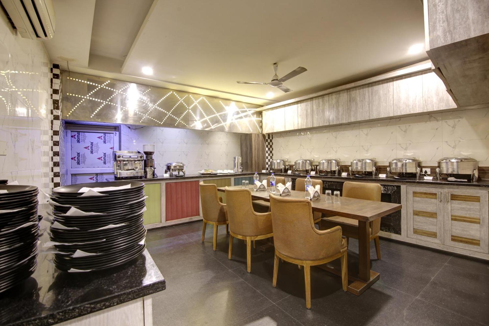 Hotel Delhi 37 By Star Group Near Delhi Airport نيودلهي المظهر الخارجي الصورة