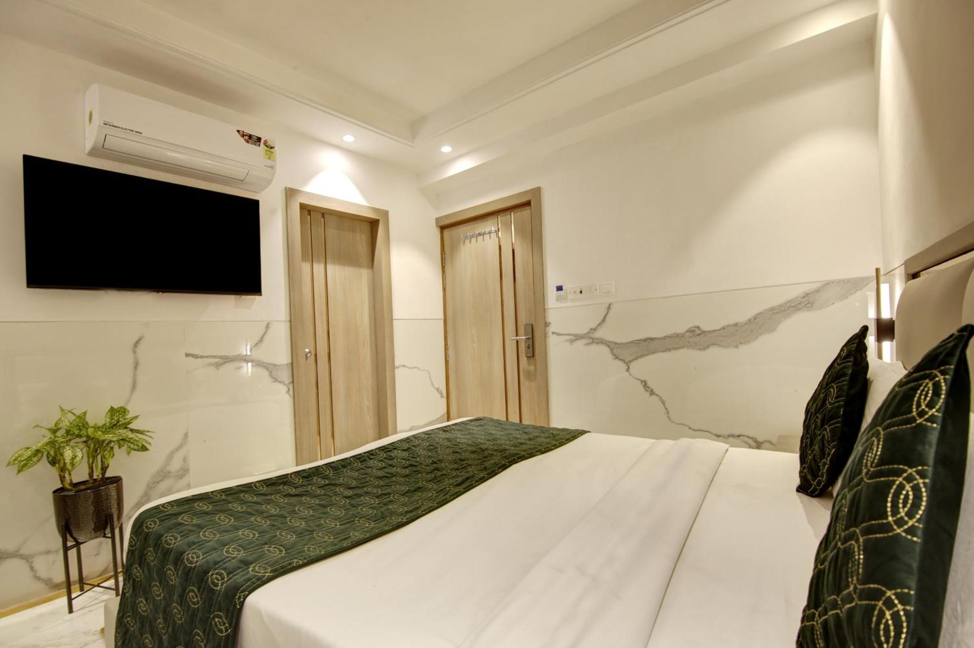 Hotel Delhi 37 By Star Group Near Delhi Airport نيودلهي المظهر الخارجي الصورة